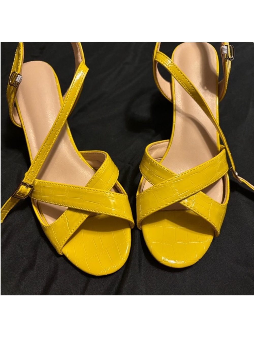 BRAND NEW ❤️Yellow Strappy Women's Sandals